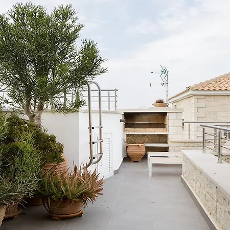 アパート Contemporary Maisonette With Sea View Roof Terrace ヘルソニソス
