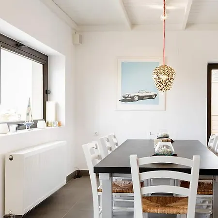 Contemporary Maisonette With Sea View Roof Terrace アパート