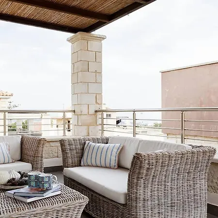 Contemporary Maisonette With Sea View Roof Terrace アパート *